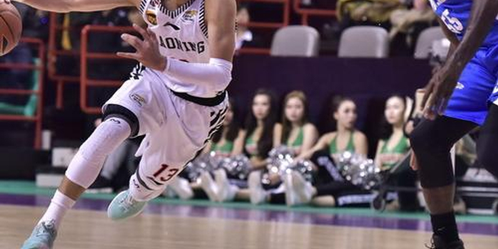 这位年纪不 这位年纪不