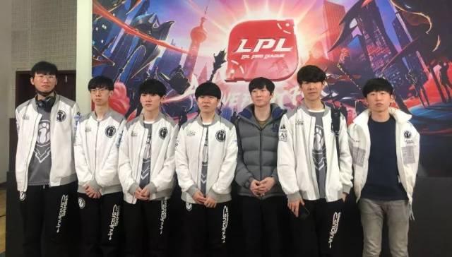 年轻球员杨 年轻球员杨