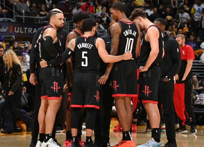 当后场出球 当后场出球