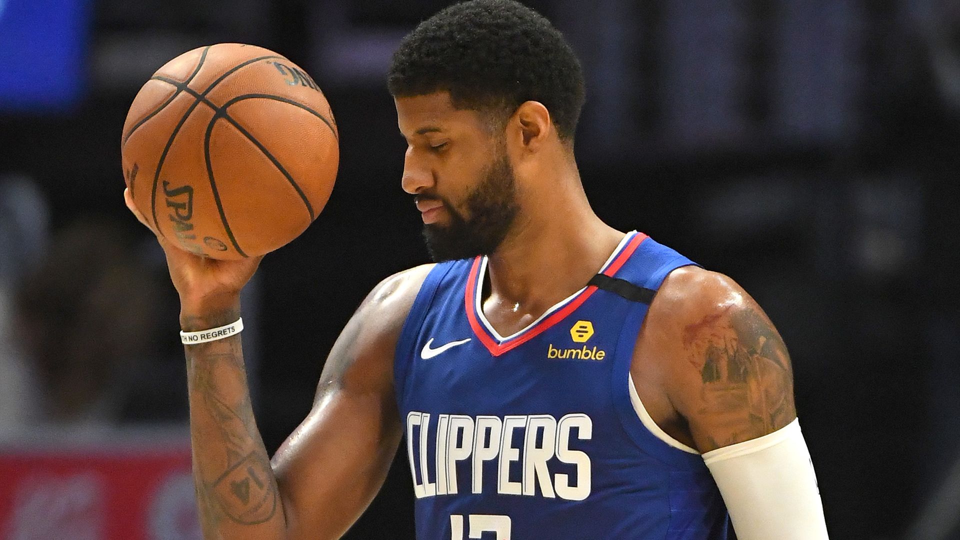 他以密集敲 他以密集敲